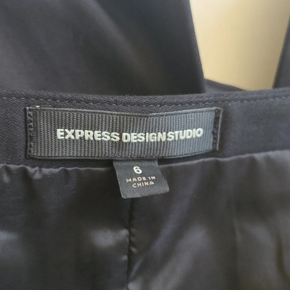 Express Black Pencil Skirt - Picture 6 of 7
